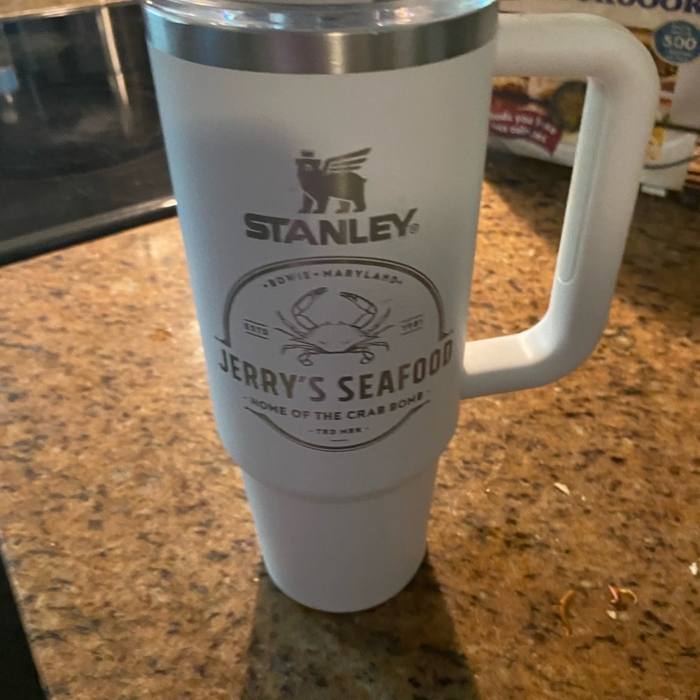 Stanley White Mug with Jerry's Seafood Logo